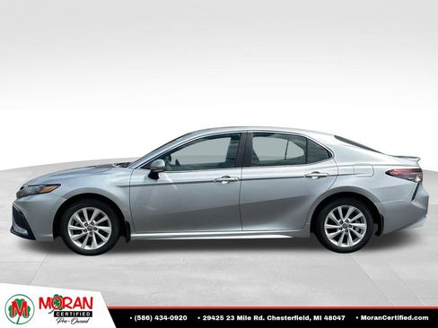 Used 2024 Toyota Camry SE FWD image 2