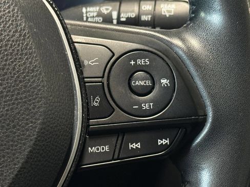 Used 2020 Toyota RAV4 XLE Premium AWD/4WD image 30