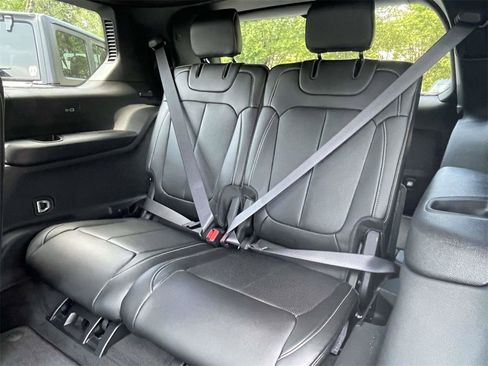 New 2025 Jeep Grand Cherokee L Limited w/ Luxury Tech Group II image 29