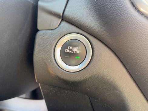 Used 2018 Chevrolet Equinox LT w/ Sun & Infotainment Package image 27