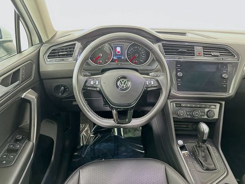 Used 2021 Volkswagen Tiguan SE w/ Panoramic Sunroof Package FWD image 30