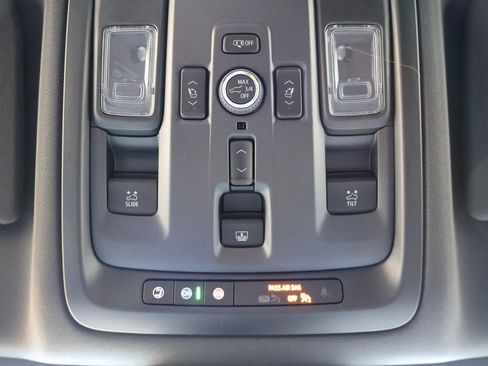 New 2025 Chevrolet Suburban High Country image 26