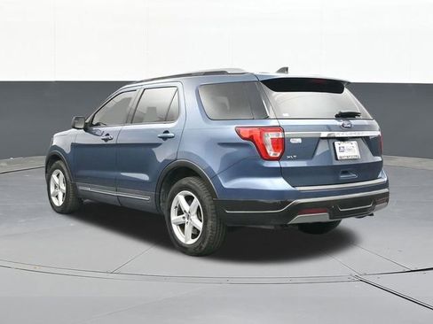 Used 2019 Ford Explorer XLT image 9