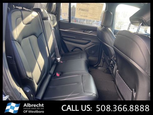 New 2025 Jeep Grand Cherokee Limited w/ Trailer Tow Package image 14