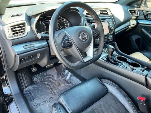 Used 2022 Nissan Maxima SR w/ Sport Mat Group image 9