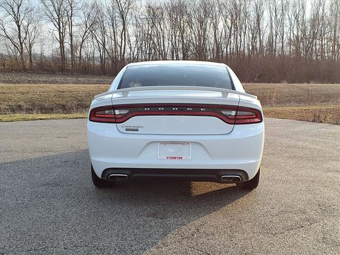 Used 2017 Dodge Charger SE image 32