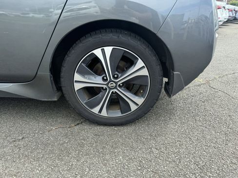 Used 2018 Nissan Leaf SV image 5