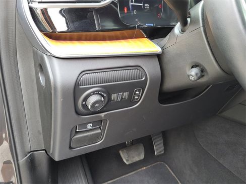 Used 2024 Jeep Grand Wagoneer L Series III image 19