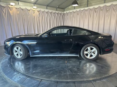 Used 2015 Ford Mustang Coupe image 7