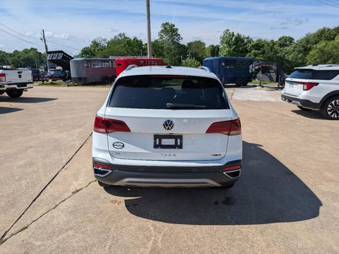 Used 2023 Volkswagen Taos SE AWD/4WD image 6