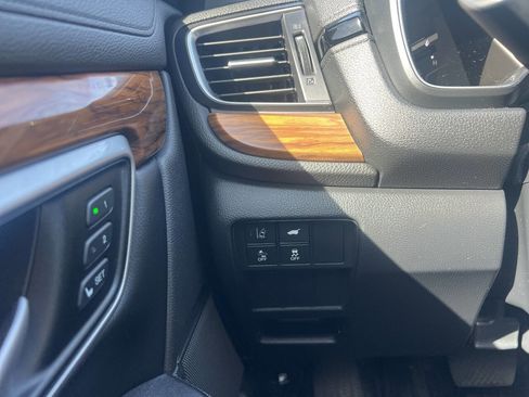 Used 2018 Honda CR-V Touring image 15