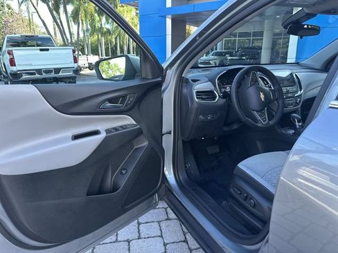 Used 2023 Chevrolet Equinox LT FWD image 22