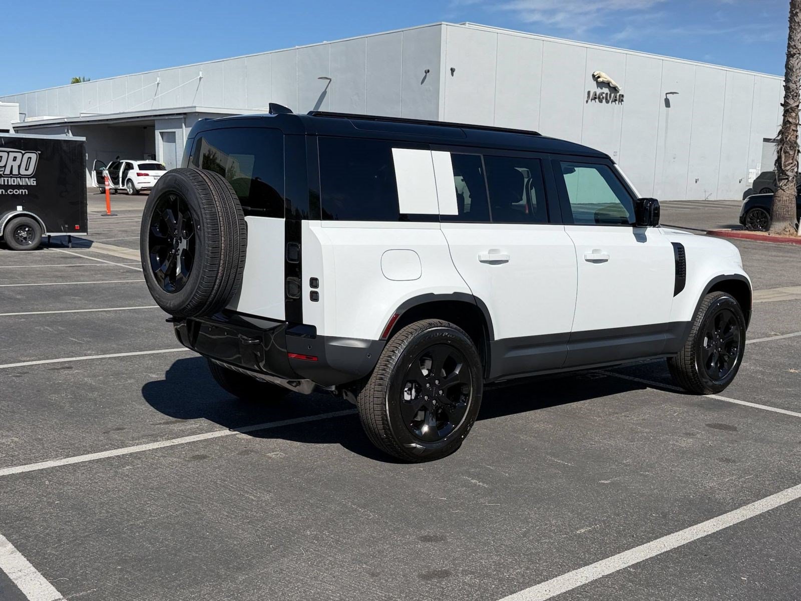 New 2026 Land Rover Defender 110 S AWD/4WD image 9