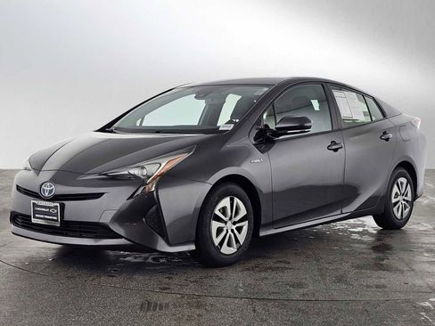 Used 2017 Toyota Prius Four image 7