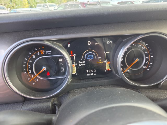 Used 2018 Jeep Wrangler Unlimited Sahara AWD/4WD image 4