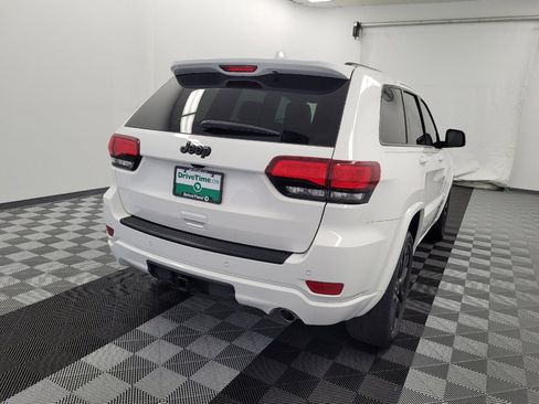Used 2021 Jeep Grand Cherokee Laredo X RWD image 7