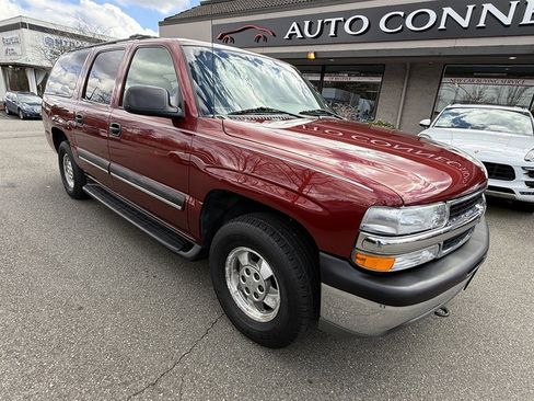 Used 2002 Chevrolet Suburban LS image 2