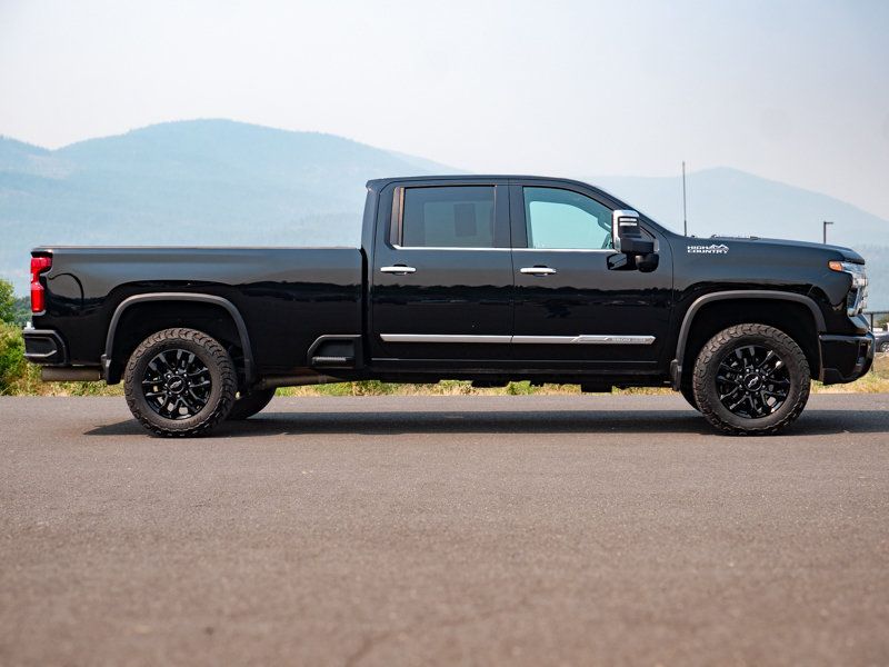 Used 2024 Chevrolet Silverado 3500 High Country w/ Technology Package AWD/4WD image 4