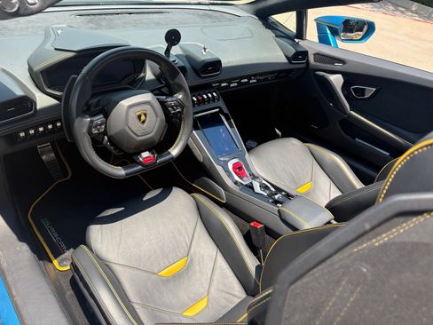 Used 2022 Lamborghini Huracan EVO RWD image 7