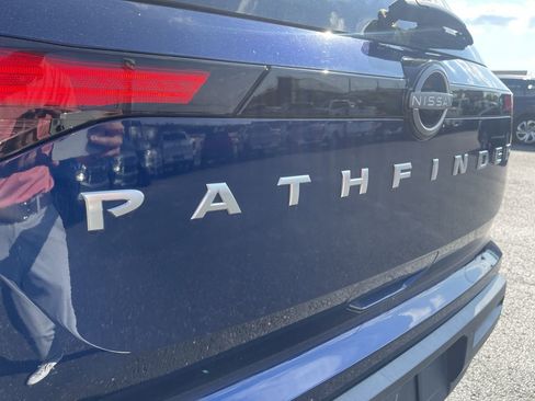 Used 2025 Nissan Pathfinder SV image 30