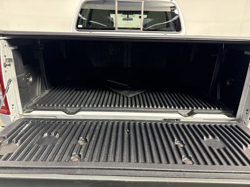 Used 2021 Nissan Frontier SV w/ SV Utility Package AWD/4WD image 32