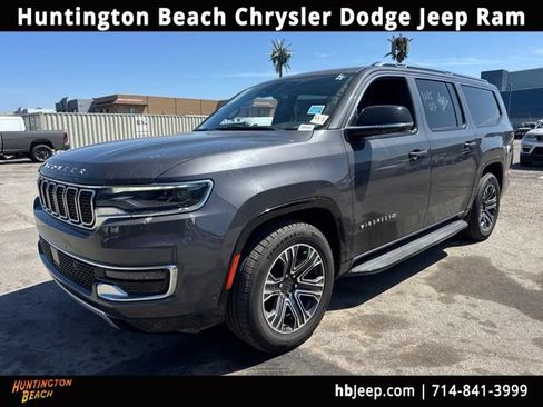 Used 2024 Jeep Wagoneer L Series II w/ Flexible Seating Group AWD/4WD image 1