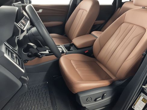 Used 2023 Audi Q5 2.0T Premium Plus w/ Premium Plus Package image 5