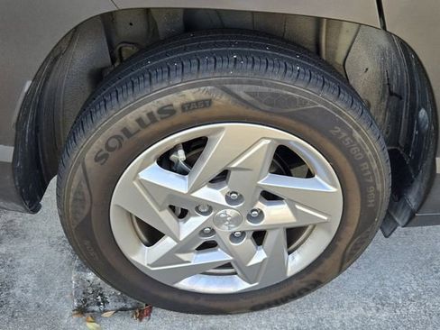 Used 2025 Hyundai Kona SE image 10