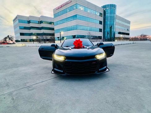 Used 2017 Chevrolet Camaro SS image 28