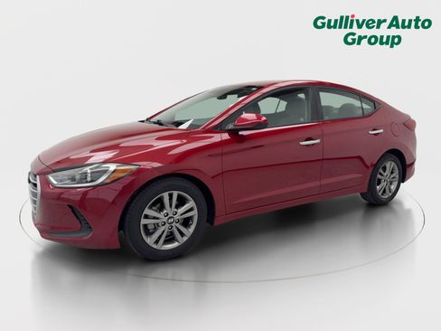 Used 2017 Hyundai Elantra SE image 2