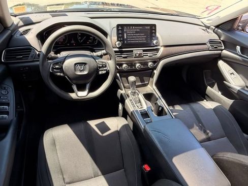 Used 2018 Honda Accord EX image 9