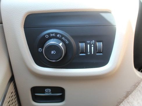 Used 2021 Jeep Grand Cherokee L Limited AWD/4WD image 15
