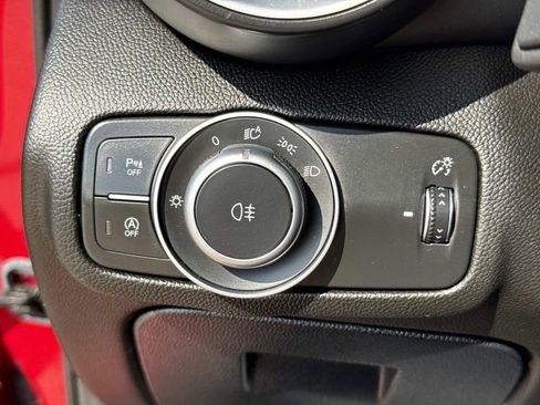 Used 2023 Alfa Romeo Giulia Veloce RWD image 39