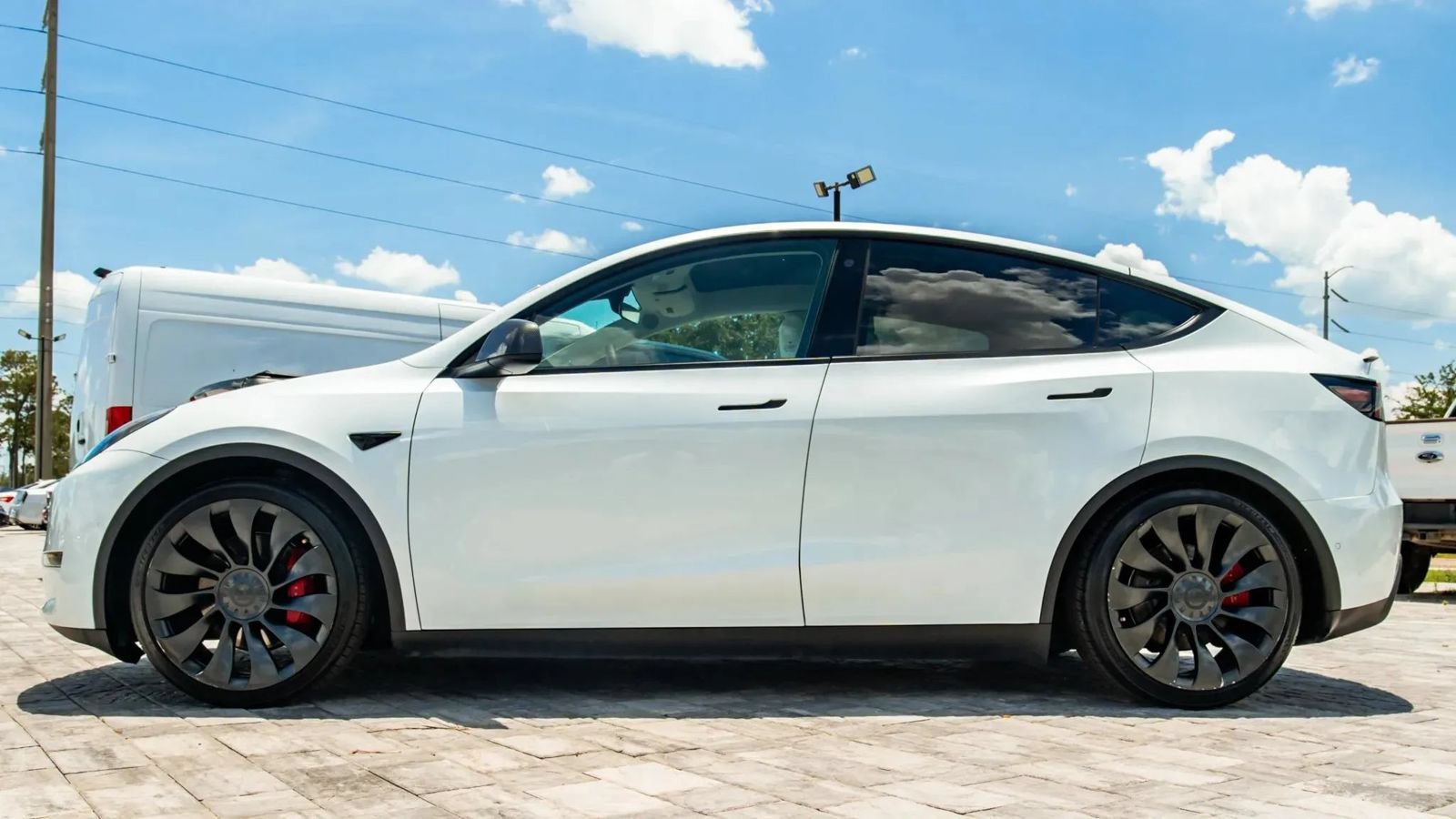 Used 2022 Tesla Model Y Performance AWD/4WD image 4