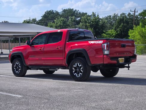 Used 2021 Toyota Tacoma TRD Off-Road w/ Technology Package AWD/4WD image 3