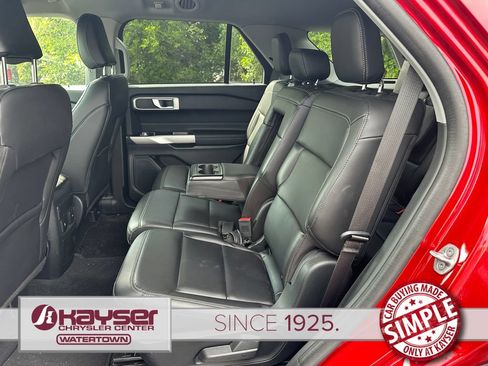 Used 2023 Ford Explorer XLT w/ Equipment Group 202A AWD/4WD image 13