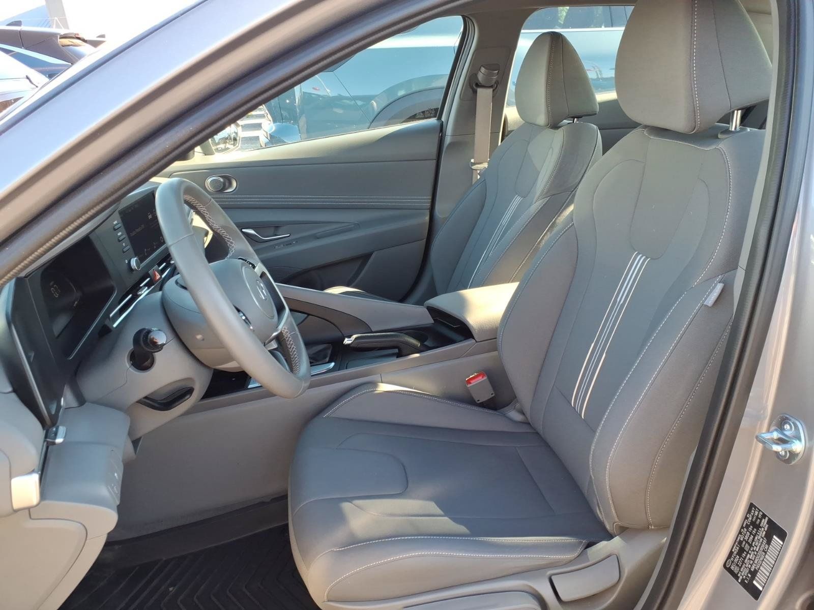 Used 2025 Hyundai Elantra Sport FWD image 14