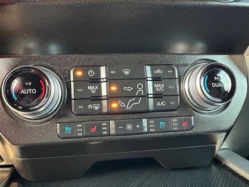 Used 2021 Ford F350 Platinum w/ FX4 Off-Road Package image 28