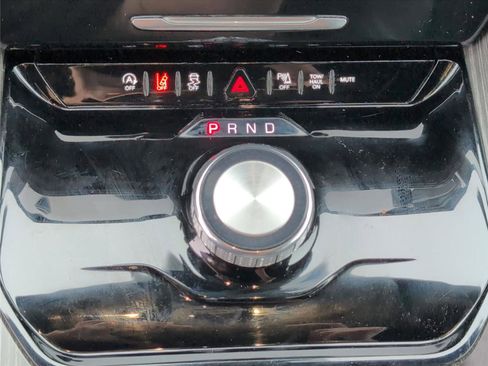 Used 2024 Jeep Wagoneer L Series II RWD image 36