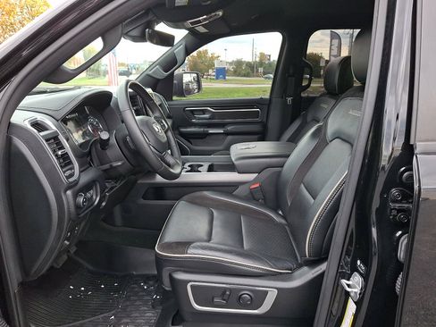 Used 2022 RAM 1500 Laramie w/ Sport Appearance Package image 15