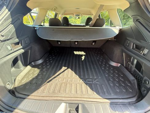 Used 2022 Subaru Outback 2.5i Premium image 21