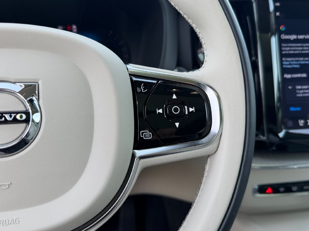 Certified 2024 Volvo XC60 B5 Plus w/ Climate Package AWD/4WD image 19