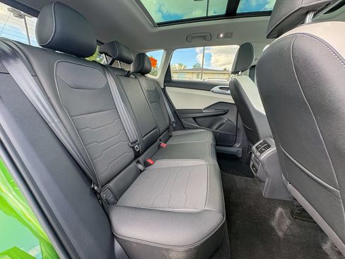 Used 2025 Volkswagen Taos SE w/ Panoramic Sunroof Package AWD/4WD image 27
