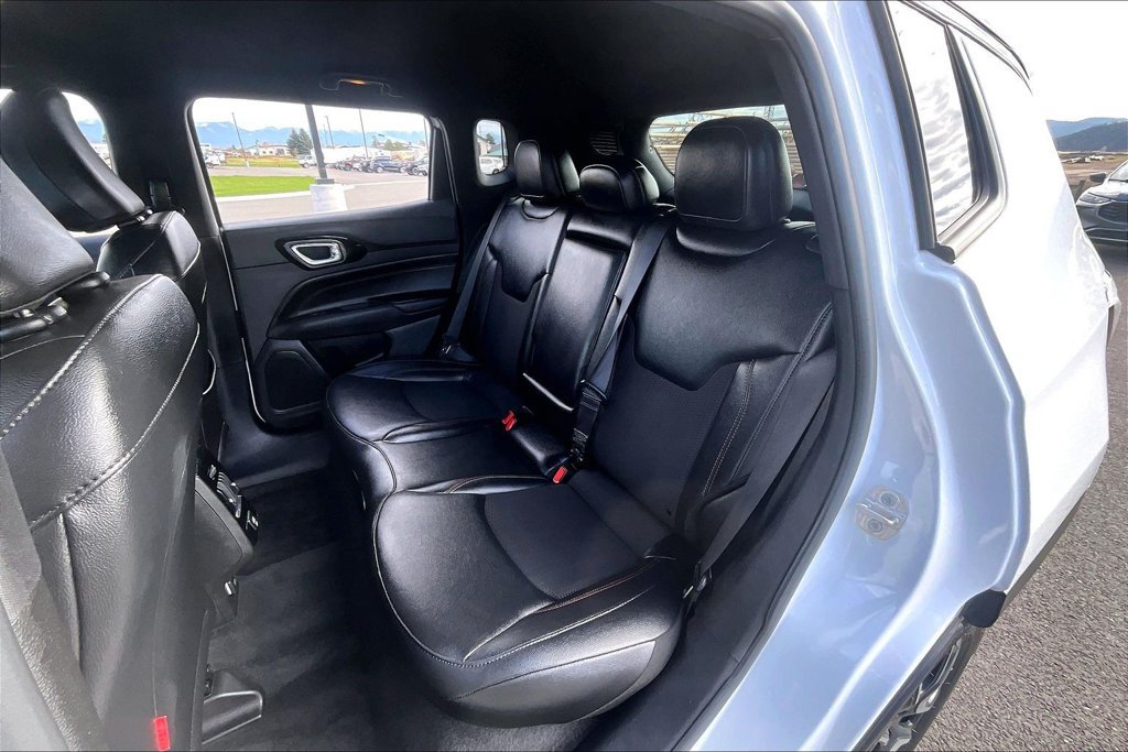 Used 2025 Jeep Compass Trailhawk AWD/4WD image 26