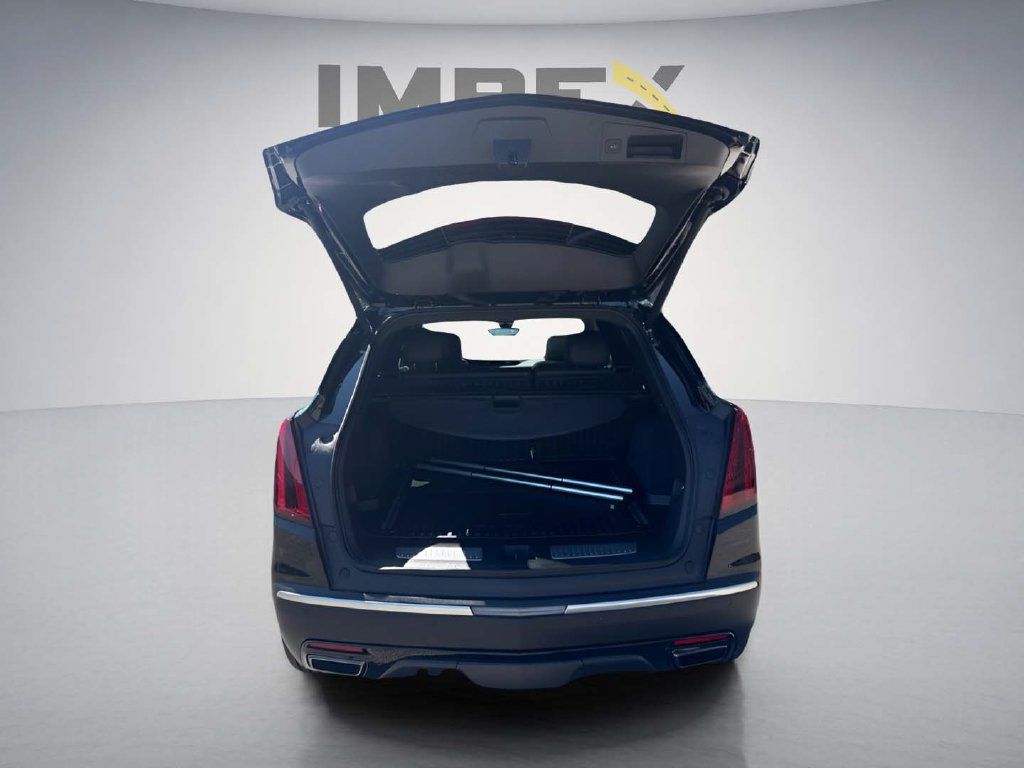 Used 2026 Cadillac XT5 Premium Luxury w/ LPO, ONYX Package FWD image 33