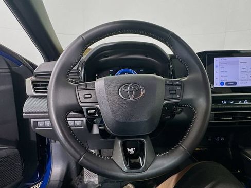 Certified 2025 Toyota Camry SE FWD image 13