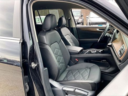 Used 2025 Volkswagen Atlas SE image 10
