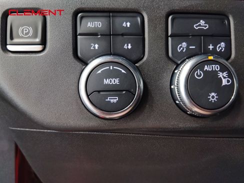 Used 2023 GMC Sierra 1500 SLE image 16