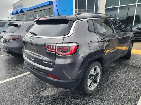 Used 2018 Jeep Compass Limited w/ Navigation Group FWD image 5