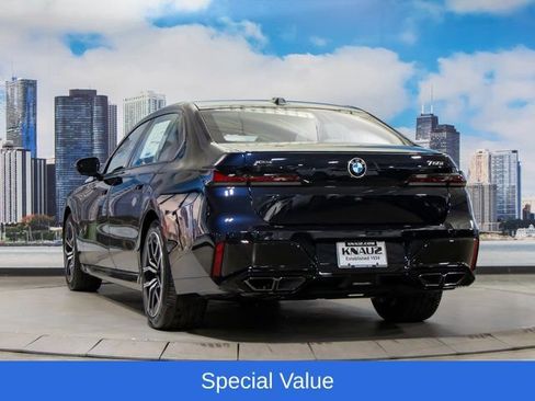 Used 2025 BMW 760i xDrive w/ Executive Package AWD/4WD image 9